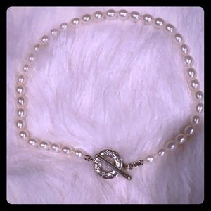 TIFFANY&Co - Signature Pearl Toggle - Choker